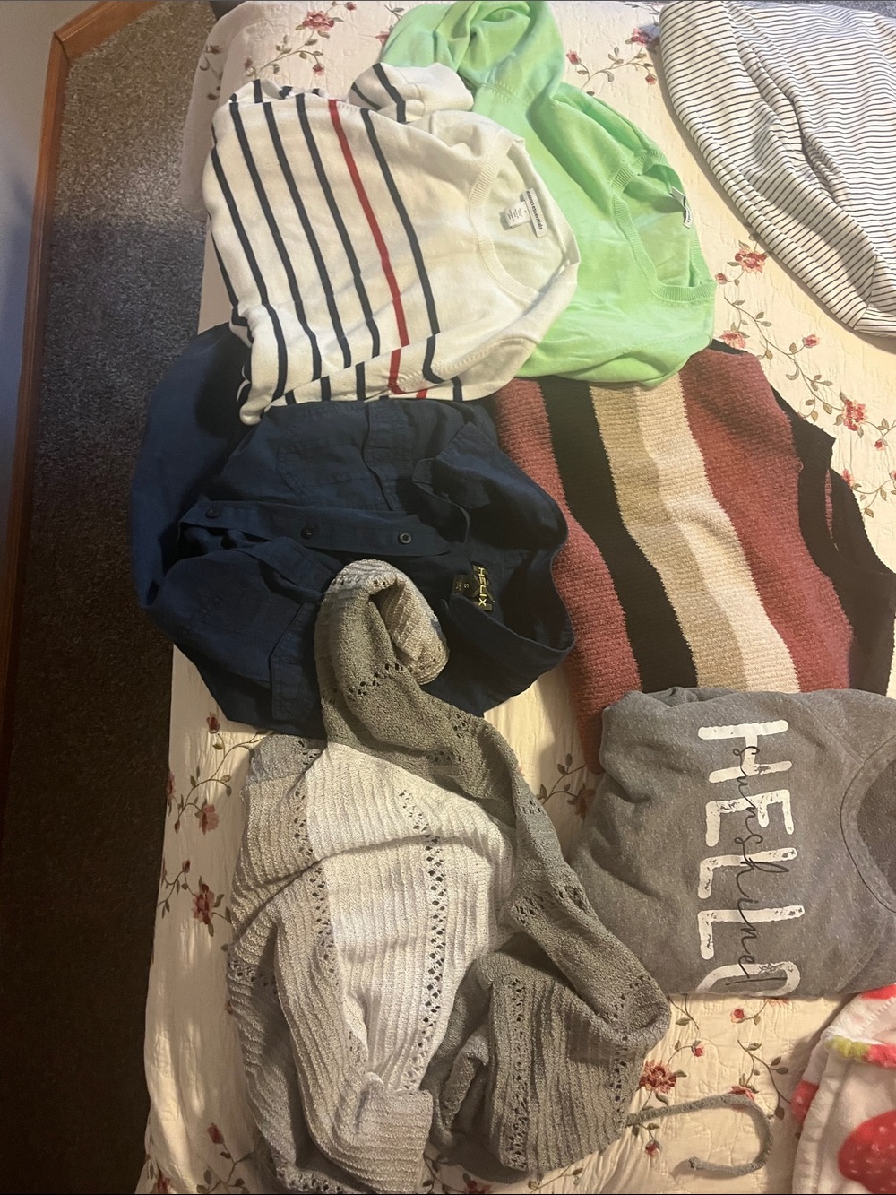 Lots of 7 size small women’s tops